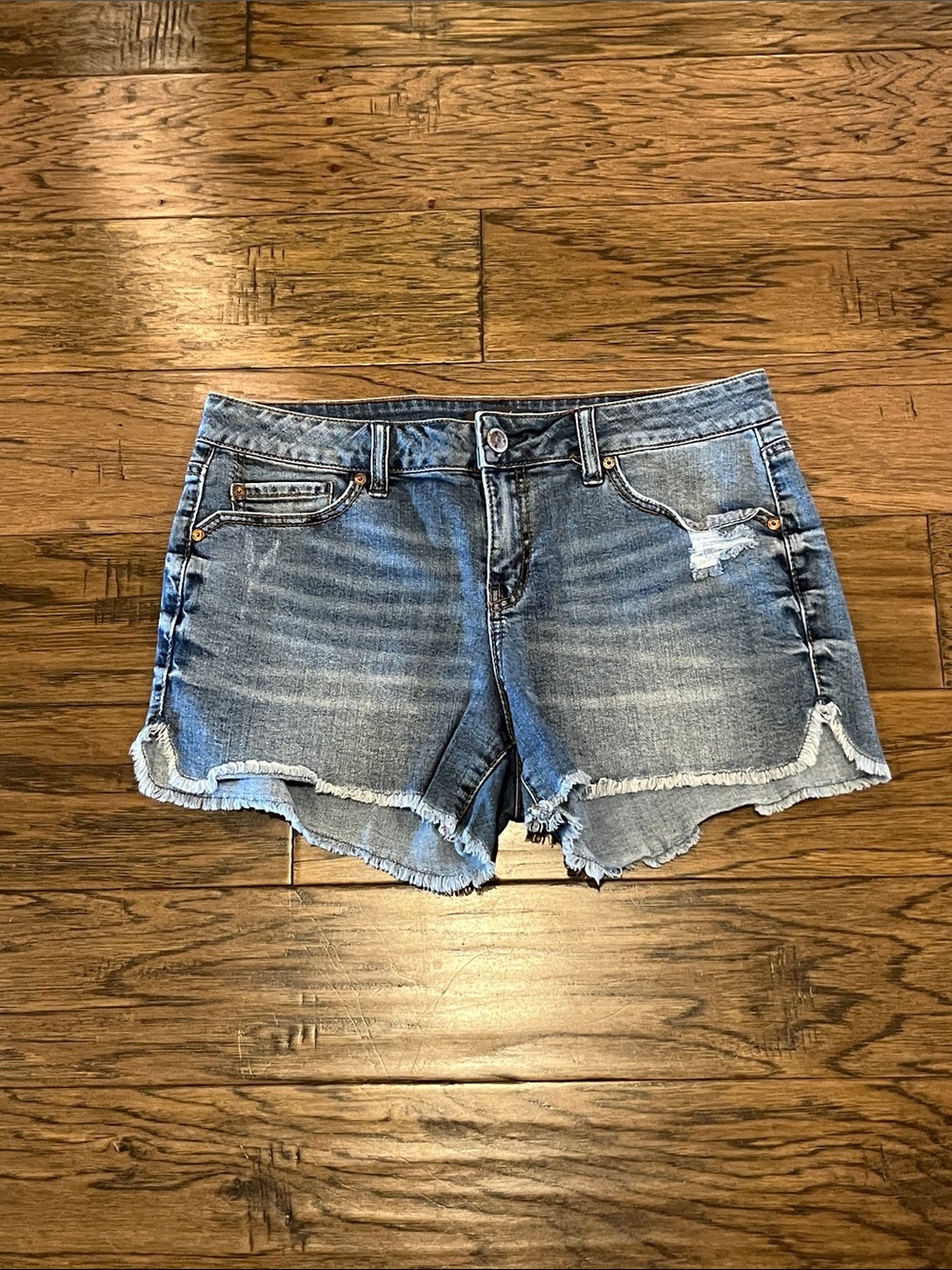 Level 99 Mid Rise Shorts Size 29 - Picture 1 of 16